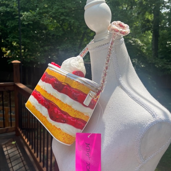 Betsey Johnson Shortcake Purse Kitsch NWT - Picture 12 of 16